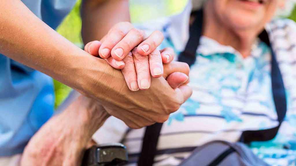 مراکز نگهداری از سالمندان چه خدماتی ارائه می دهند؟